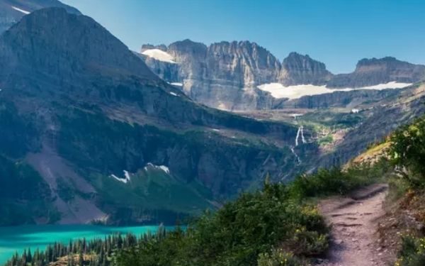 Iowa Woman Dies After Fall at Glacier National Park