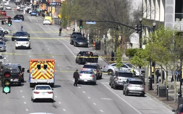 Kentucky Governor Weighs State Police Patrols on Louisville Interstates